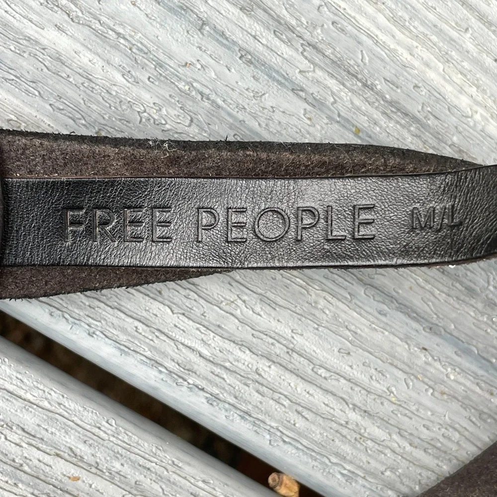 Free People Womens M/L Cow Leather Black Chunky Brass Studded Belt 1.5